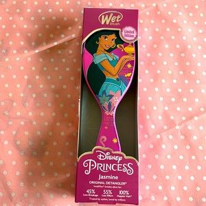 New Disney Wet Brush Original Detangler Princess Jasmine. Glides through hair.